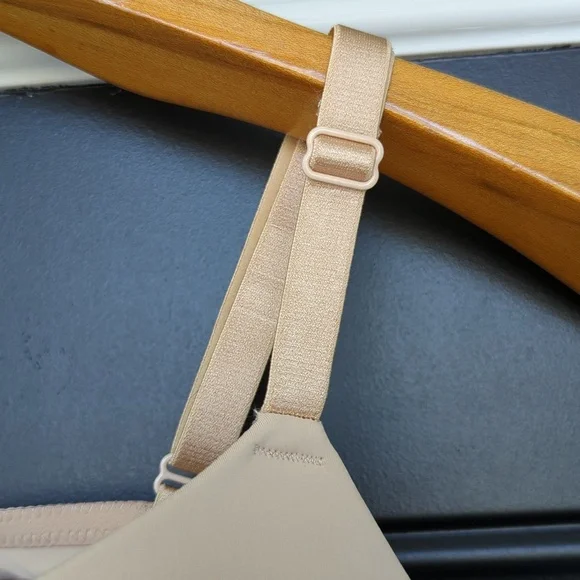 Auden Nude Bra - Picture 4 of 10